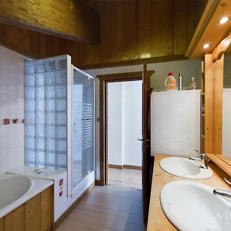 Triplex De 173m² Avec Balcons, Terrasses, Parking Et Wifi Aux Eucherts Montvalezan